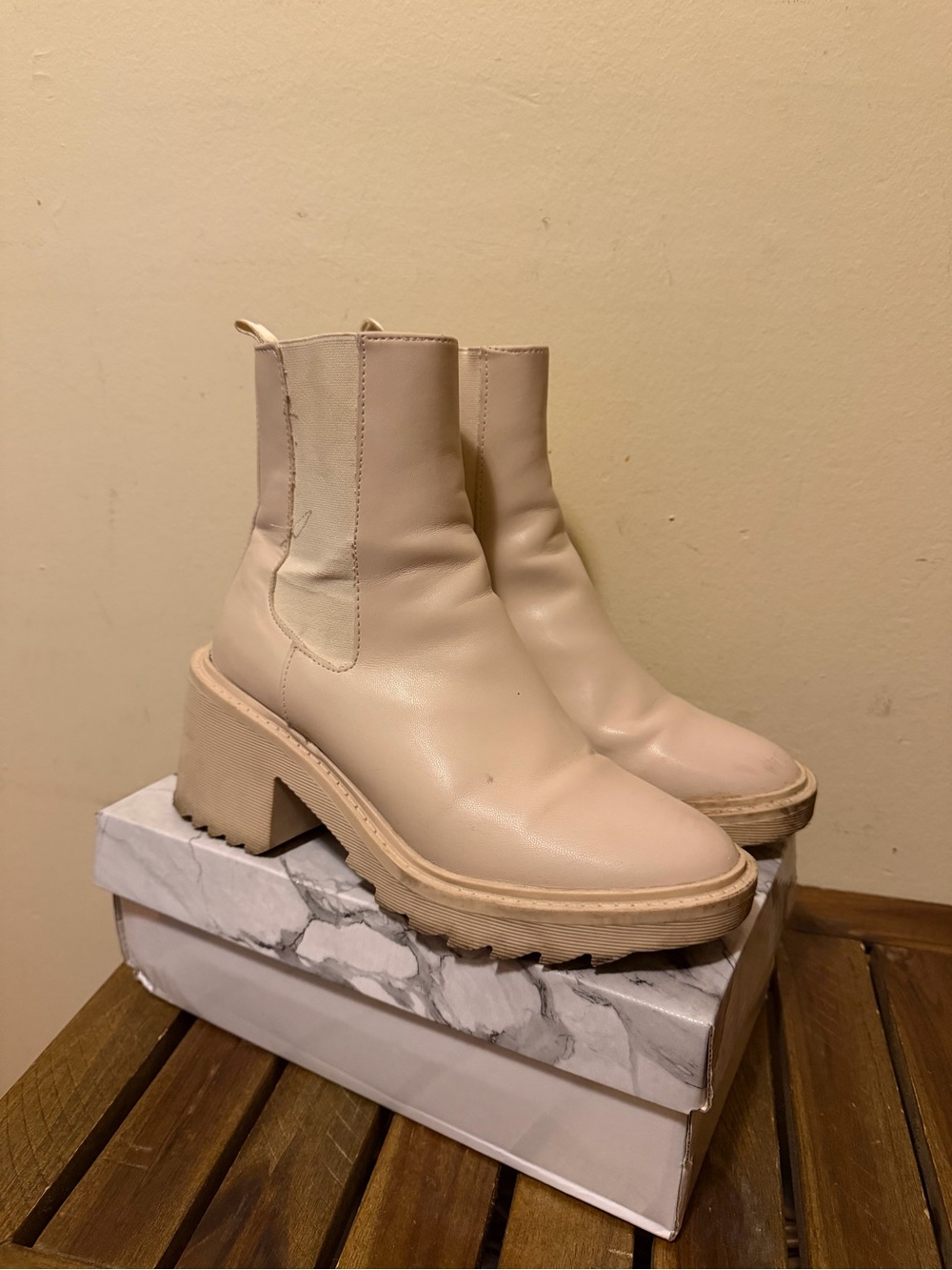Women's Cream Chunky Heel Chelsea Boots